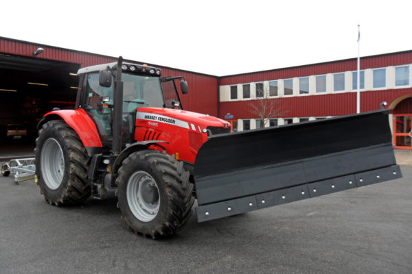 Diagonalplog på traktor